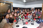 Desenes d'alumnes visiten la ràdio -Imatge 4-