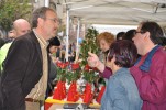 Sant Jordi triomfa un any més a la rambla de Ripollet -Imatge 2-