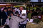 El Mercat Municipal reparteix una vintena de regals entre els seus clients -Imatge 2-