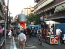 Els comerços locals surten al carrer per oferir descomptes i ofertes -Imatge 4-