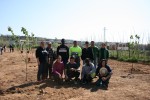 Els escolars ripolletencs planten 36 varietats de fruiters en una nova edició del Dia de l'Arbre -Imatge 2-