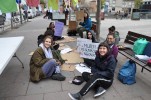 Més d'un centenar de persones es concentren a la pl. Pere Quart el Dia Internacional de la dona -Imatge 4-