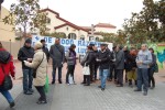 Diversos col·lectius socials es concentren davant l'Oficina de Treball -Imatge 2-