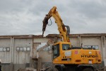 Els alcaldes visiten l'enderroc dels terrenys del futur hospital -Imatge 2-