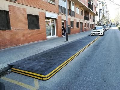 S'instal·len noves plataformes a les parades d'autobús -Imatge 1-
