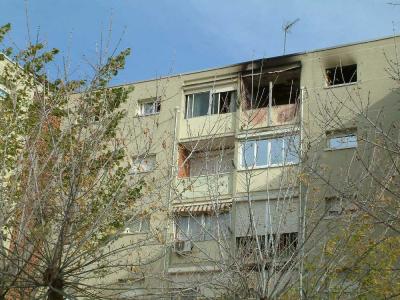 Un mort en un incendi d´un pis del carrer Sant Josep -Imatge 1-