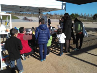 Més d'un miler de persones participen en els tallers de la Jugatecambiental -Imatge 1-