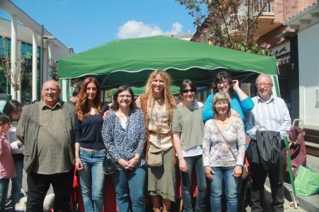 <i>El gos pelut i el gos pelat</i> i <i>¿Y si...?</i>, llibres locals més venuts per Sant Jordi -Imatge 1-