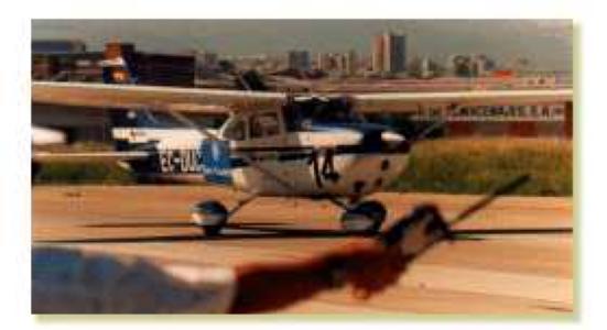 L´aeroport de Sabadell reobre entre la satisfacció d´uns i la desil·lusió d´altres -Imatge 1-