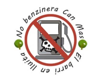 Pares i mares del Martinet protesten contra la benzinera que s'està construint a Can Mas -Imatge 1-
