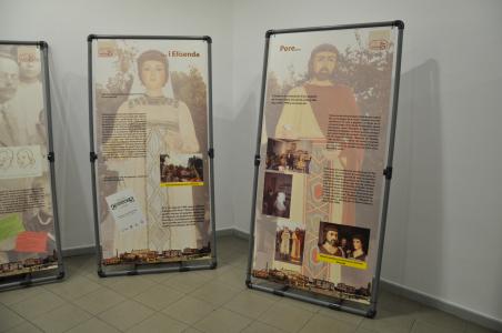 Exposició dels 25 anys dels Gegants de Ripollet -Imatge 1-