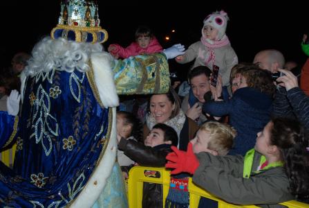 Els Reis Mags tornen a omplir d'il·lusió els carrers de Ripollet -Imatge 1-