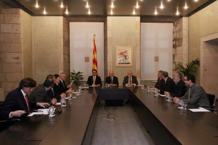 La Generalitat augmentarà el suport als ajuntaments en els pressupostos del 2010 -Imatge 1-