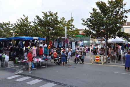 El mercadal prepara la festa 'Viu el Mercat Setmanal' -Imatge 1-