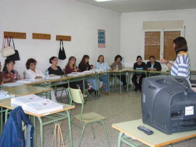 Nous cursos ocupacionals d´informàtica i anglès d´atenció al públic -Imatge 1-
