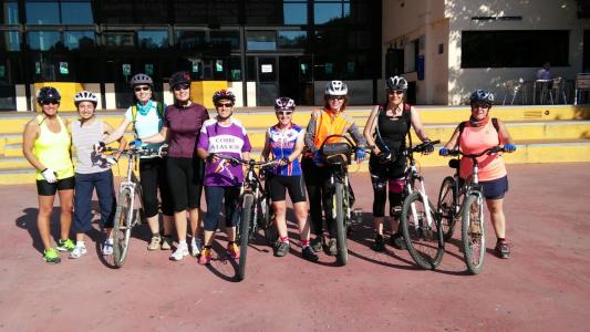 Una desena de ciclistes participen a la tercera pedalada en BTT -Imatge 1-