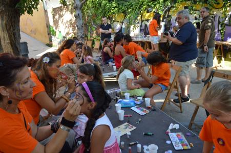Maquillatge per als més petits i aperitiu per a la gent gran -Imatge 1-