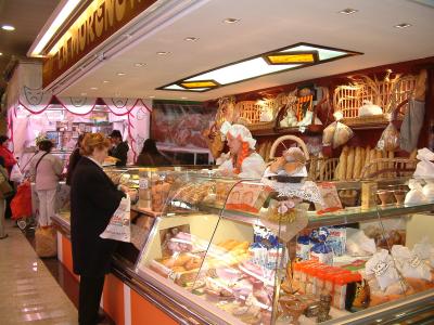 El Mercat Municipal retrocedeix en el temps aquest carnaval -Imatge 1-