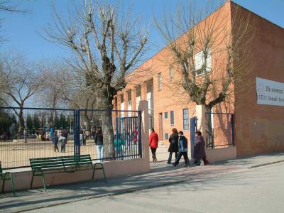 Les set escoles públiques de primària de Ripollet faran sis hores de classe a partir de setembre -Imatge 1-