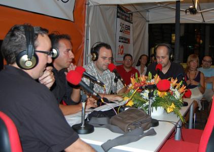 Ripollet Ràdio surt al carrer per Festa Major -Imatge 1-