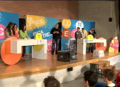 Alumnes de Ripollet participen al concurs <i>Pica Lletres</i> de Canal Terrassa Vallès -Imatge 1-