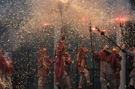 Els Diables omplen de foc el municipi pel seu 25è aniversari -Imatge 1-