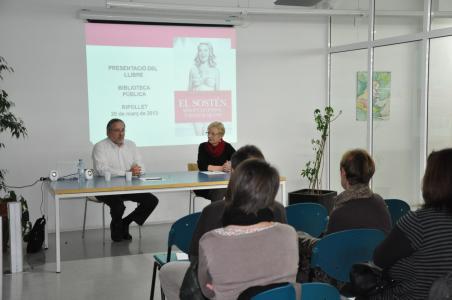 La Biblioteca presenta un llibre que pretn ajudar a les dones a usar correctament el sostenidor -Imatge 1-