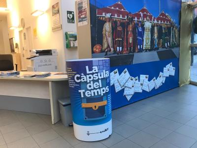 Recollida de butlletes per a la Cpsula del Temps -Imatge 1-