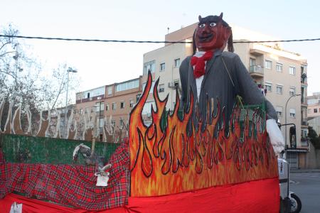 El Cabraboc es passeja per escoles i equipaments abans del Carnaval  -Imatge 1-