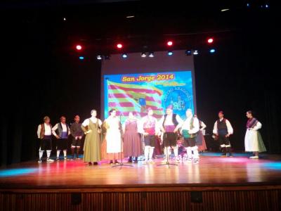 El Centro Aragonés celebra San Jorge amb jotas al Teatre Auditori -Imatge 1-