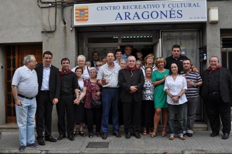 El bisbe de Terrassa visita el Centro Aragonés de Ripollet -Imatge 1-