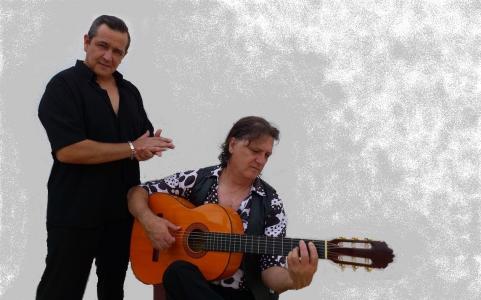 Concert del cantautor flamenc Perla Negra al Bar del Poliesportiu -Imatge 1-