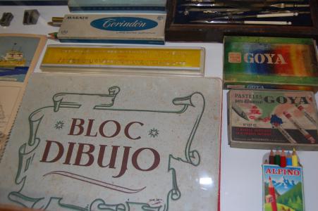 Segells, monedes i material escolar per celebrar els 40 anys del Cercle Filatèlic -Imatge 1-