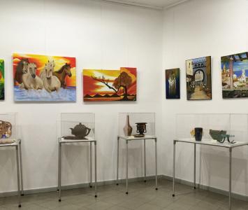 L'Associació Cultural i d'Escola d'Adults Jaume Tuset exposa els seus treballs al Centre Cultural -Imatge 1-