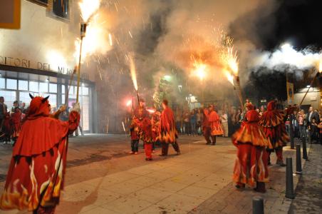 Foc i fantasia a la inauguració de la 20a temporada d'espectacles -Imatge 1-