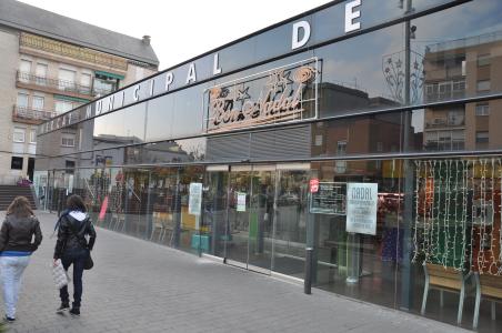 Ripollet Ràdio, en directe, al Mercat Municipal -Imatge 1-
