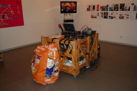 La Fundició presenta la mostra <i>Gracias por venir. Open-Roulotte:la revista</i> -Imatge 1-