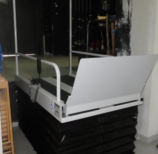 El Teatre Auditori ja compta amb una plataforma elevadora -Imatge 1-