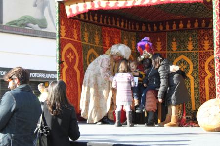 Ses Majestats Els Reis Mags d'Orient recullen les cartes dels nens i nenes de Ripollet -Imatge 1-