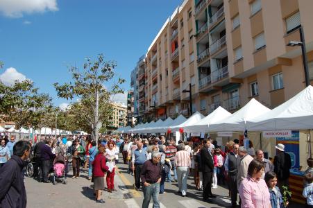 Tot a punt per gaudir de la 27a edició del Sant Jordi a la Rambla -Imatge 1-