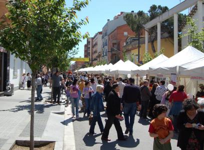 El Sant Jordi a la Rambla torna a lluir en la seva 22ª edició -Imatge 1-