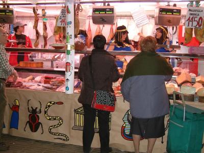 La comparsa sobre Astèrix i Obèlix del CE L´Estel guanya el concurs de Carnaval 2006 -Imatge 1-