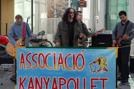 Kanyapollet torna a protestar contra la pujada de taxes dels locals d'assaig  -Imatge 1-