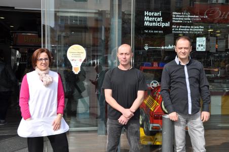La campanya 'Pensa-hi!' engresca els ripolletencs a comprar als comerços de la vila -Imatge 1-