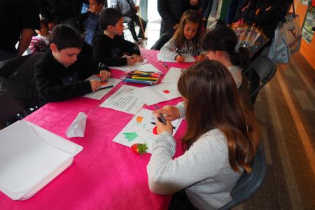 El Mercat Municipal regalarà 5.000 punts de llibre per Sant Jordi -Imatge 1-