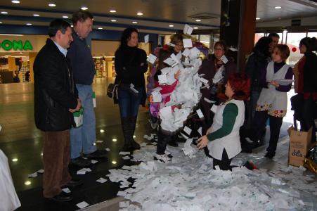 Sorteig de petits electrodomèstics al Mercat Municipal -Imatge 1-