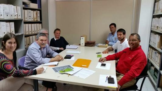 L'Associació de Paradistes de Ripollet prepara una campanya de promoció del mercat setmanal -Imatge 1-