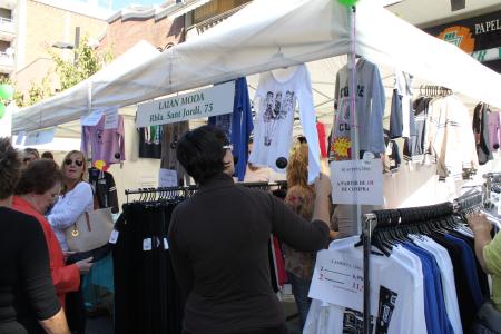 3 de juny, 1a Fira de comerç al carrer Ripo Fira't -Imatge 1-