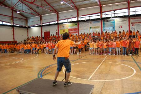 Emotiva cantada de 600 alumnes -Imatge 1-