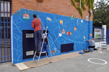 Enllestit el nou mural a la façana de l'Escola Escursell -Imatge 1-